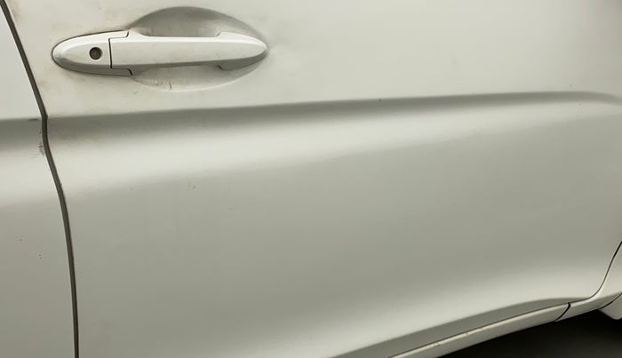 2016 Honda City 1.5L I-VTEC SV, CNG, Manual, 68,878 km, Driver-side door - Minor scratches