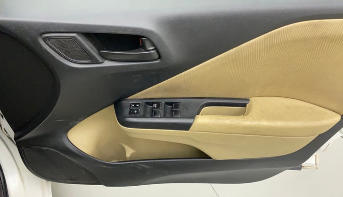 2016 Honda City 1.5L I-VTEC SV, CNG, Manual, 68,878 km, Driver Side Door Panels Control
