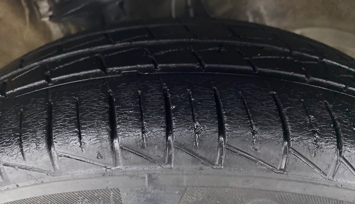 2019 Maruti Alto LXI, Petrol, Manual, 14,159 km, Right Front Tyre Tread