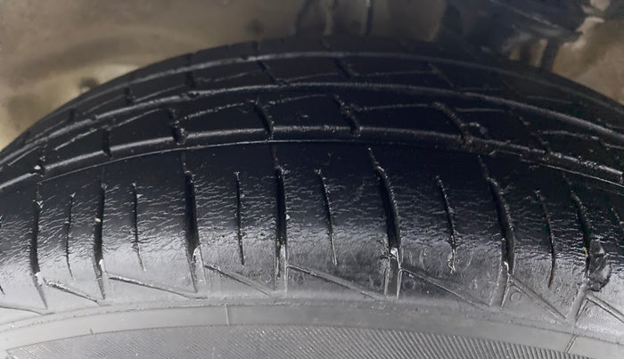 2019 Maruti Alto LXI, Petrol, Manual, 14,159 km, Left Front Tyre Tread