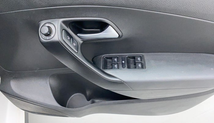 2020 Volkswagen Polo HIGH LINE PLUS 1.0, Petrol, Manual, 49,478 km, Driver Side Door Panels Control
