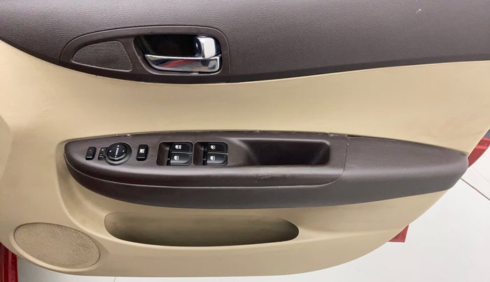 2014 Hyundai i20 SPORTZ 1.4 CRDI, Diesel, Manual, 73,044 km, Driver Side Door Panels Controls