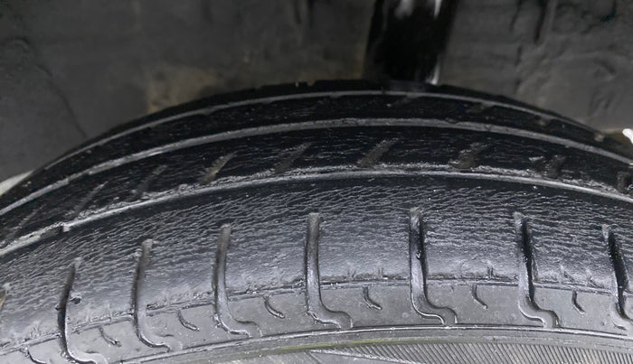 2018 Renault Kwid 1.0 RXT Opt, Petrol, Manual, 22,439 km, Left Rear Tyre Tread
