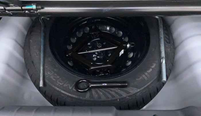 2022 Hyundai GRAND I10 NIOS SPORTZ CNG MT, CNG, Manual, 1,356 km, Spare Tyre