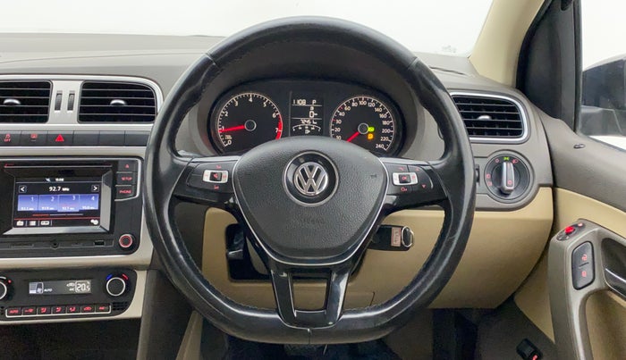 2016 Volkswagen Vento HIGHLINE PETROL AT, Petrol, Automatic, 72,451 km, Steering Wheel Close Up