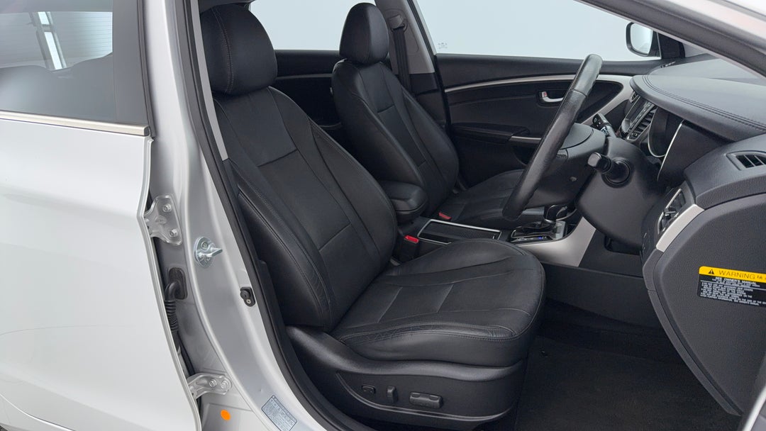 2013 Hyundai i30 Premium, Automatic, 74459 km, Right Side Front Door Cabin View