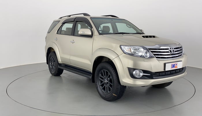 2015 Toyota Fortuner 3.0 AT 4X2, Diesel, Automatic, 90,167 km, Right Front Diagonal