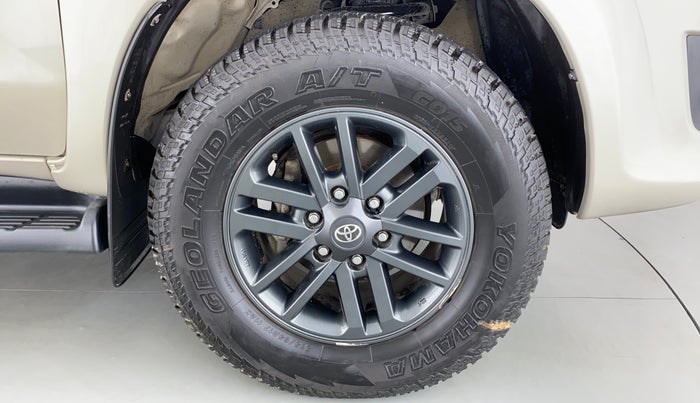 2015 Toyota Fortuner 3.0 AT 4X2, Diesel, Automatic, 90,167 km, Right Front Wheel