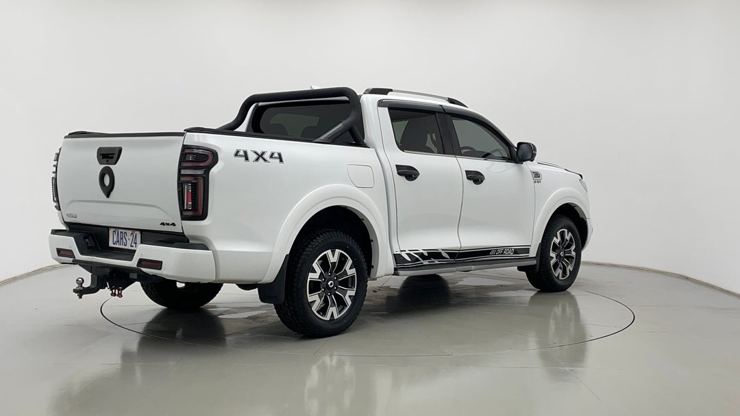 Right Back Diagonal (45- Degree) View