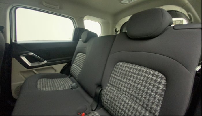 2022 Tata Safari XMA, Diesel, Automatic, 20,858 km, Right Side Rear Door Cabin