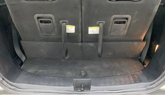 2022 Tata Safari XMA, Diesel, Automatic, 20,858 km, Boot Inside