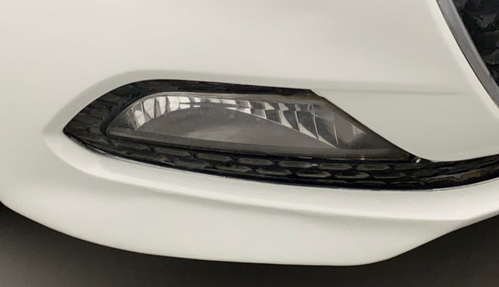 2016 Hyundai Elite i20 SPORTZ 1.2, Petrol, Manual, 57,180 km, Right fog light - Not fixed properly