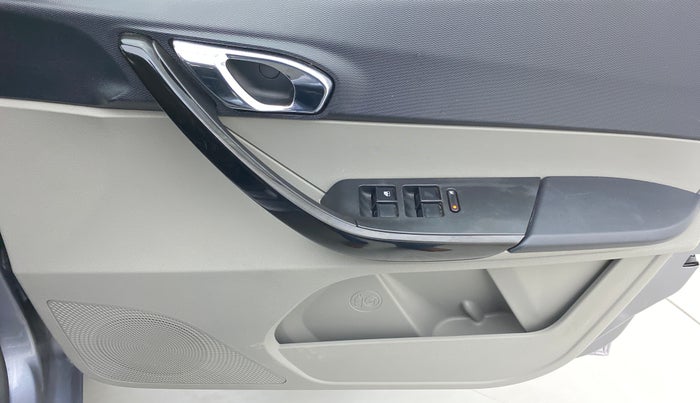 2019 Tata Tiago XZ+ 1.2 Revotron, Petrol, Manual, 19,602 km, Driver Side Door Panels Control