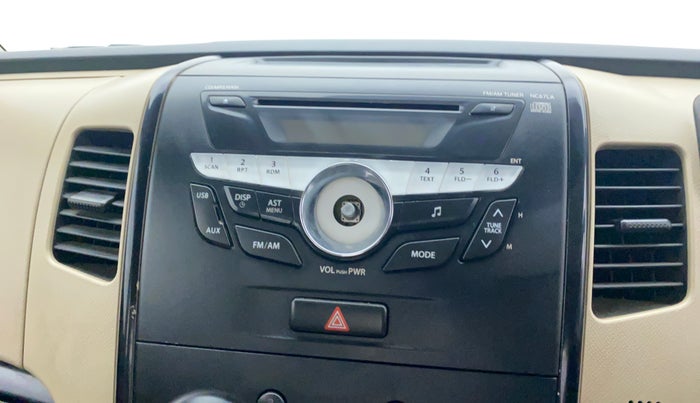 2017 Maruti Wagon R 1.0 VXI AMT, Petrol, Automatic, 87,698 km, Infotainment system - Button has minor damage