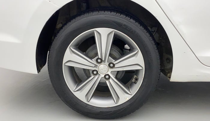 2017 Hyundai Verna 1.6 VTVT SX (O) AT, Petrol, Automatic, 64,198 km, Right Rear Wheel