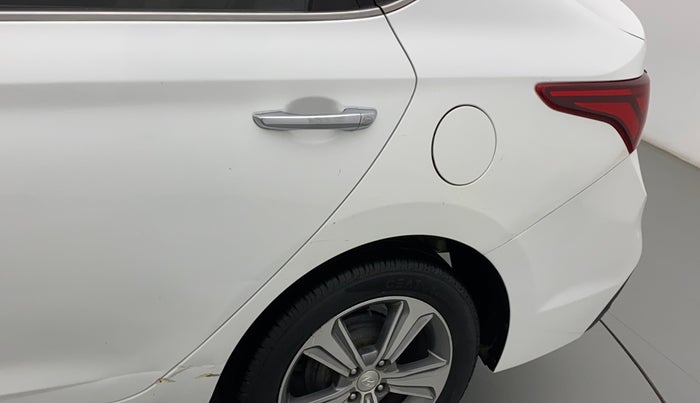2017 Hyundai Verna 1.6 VTVT SX (O) AT, Petrol, Automatic, 64,198 km, Left quarter panel - Minor scratches