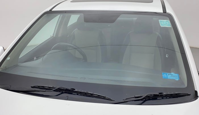 2017 Hyundai Verna 1.6 VTVT SX (O) AT, Petrol, Automatic, 64,198 km, Front windshield - Minor spot on windshield