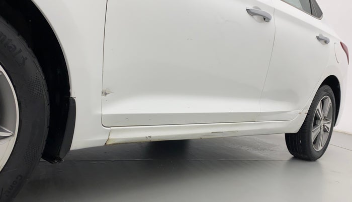 2017 Hyundai Verna 1.6 VTVT SX (O) AT, Petrol, Automatic, 64,198 km, Left running board - Slightly dented