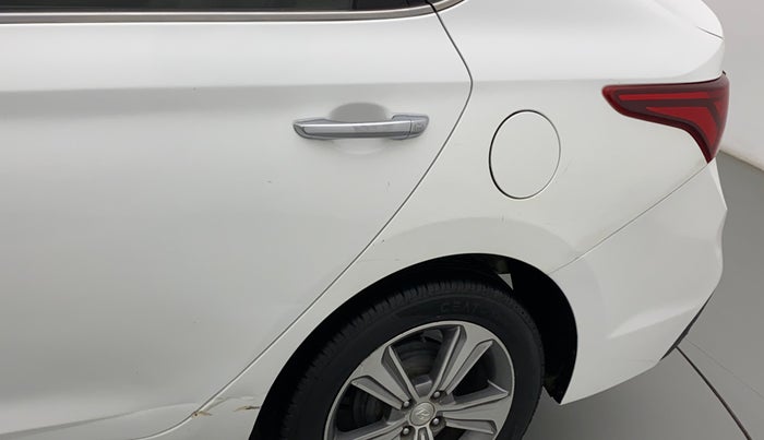 2017 Hyundai Verna 1.6 VTVT SX (O) AT, Petrol, Automatic, 64,198 km, Left quarter panel - Paint has minor damage
