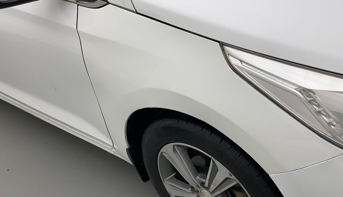 2017 Hyundai Verna 1.6 VTVT SX (O) AT, Petrol, Automatic, 64,198 km, Right fender - Paint has minor damage