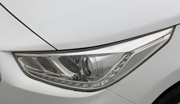2017 Hyundai Verna 1.6 VTVT SX (O) AT, Petrol, Automatic, 64,198 km, Left headlight - Minor scratches