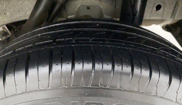2019 Mahindra KUV 100 NXT K2 P 6 STR, Petrol, Manual, 21,003 km, Left Rear Tyre Tread