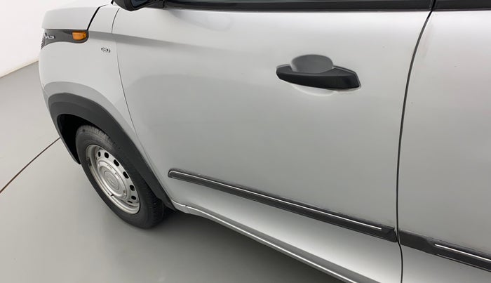 2019 Mahindra KUV 100 NXT K2 P 6 STR, Petrol, Manual, 21,003 km, Front passenger door - Slightly dented