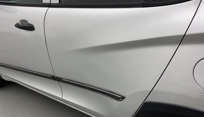 2019 Mahindra KUV 100 NXT K2 P 6 STR, Petrol, Manual, 21,003 km, Rear left door - Minor scratches