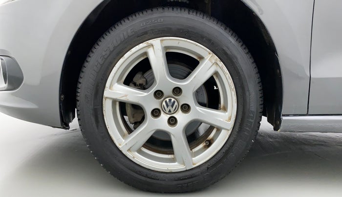 2013 Volkswagen Vento HIGHLINE DIESEL, Diesel, Manual, 40,608 km, Left Front Wheel
