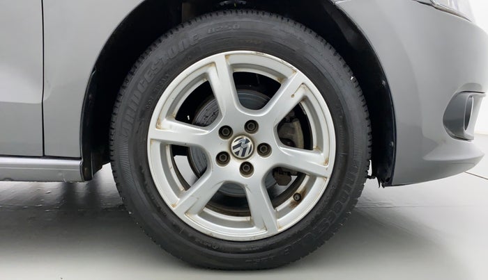 2013 Volkswagen Vento HIGHLINE DIESEL, Diesel, Manual, 40,608 km, Right Front Wheel