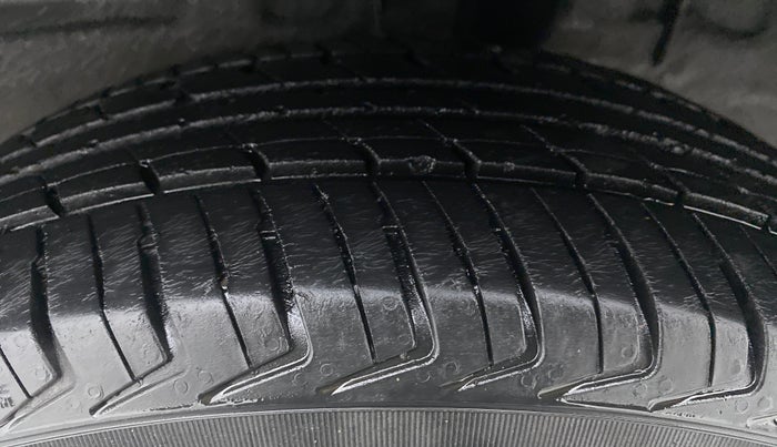 2019 Renault Kwid 1.0 RXT, CNG, Manual, 79,197 km, Left Rear Tyre Tread