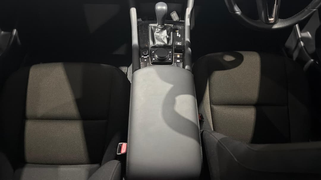 2021 Mazda Mazda3 G20 Evolve, Automatic, 81359 km, Center Console