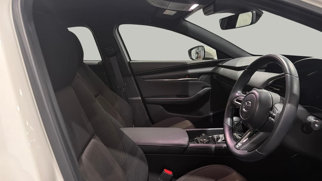 2021 Mazda Mazda3 G20 Evolve, Automatic, 81359 km, Right Side Front Door Cabin View