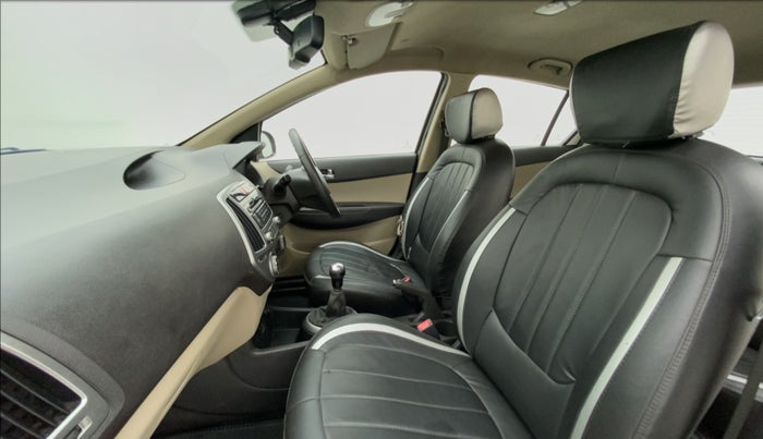 2014 Hyundai i20 SPORTZ 1.2 VTVT, Petrol, Manual, 70,635 km, Right Side Front Door Cabin