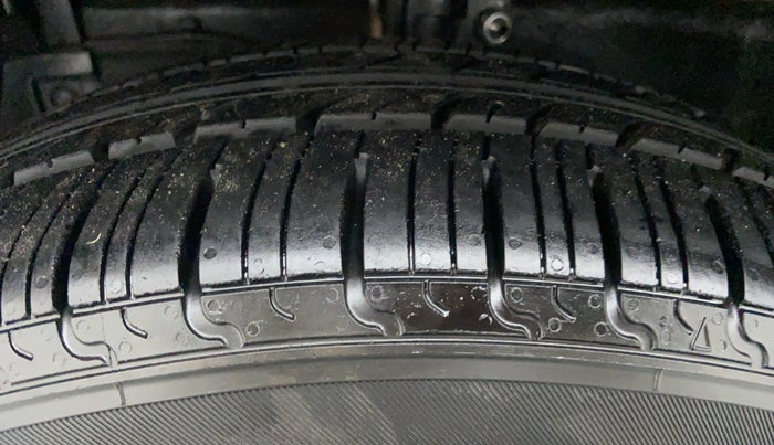 2014 Maruti Swift ZDI, Diesel, Manual, 92,158 km, Left Front Tyre Tread