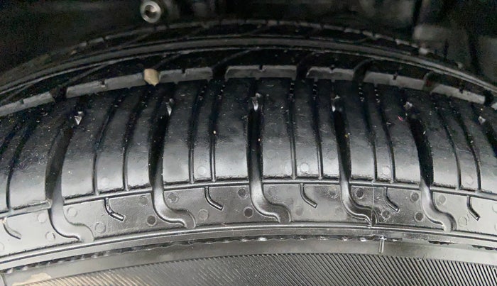 2014 Maruti Swift ZDI, Diesel, Manual, 92,158 km, Right Front Tyre Tread
