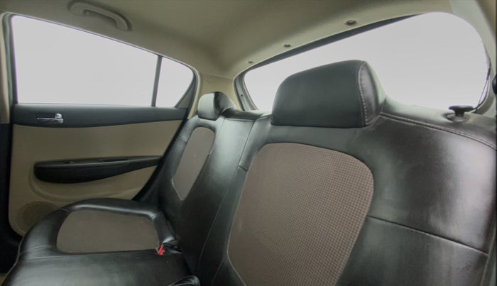 2012 Hyundai i20 MAGNA O 1.2, Petrol, Manual, 44,322 km, Right Side Rear Door Cabin