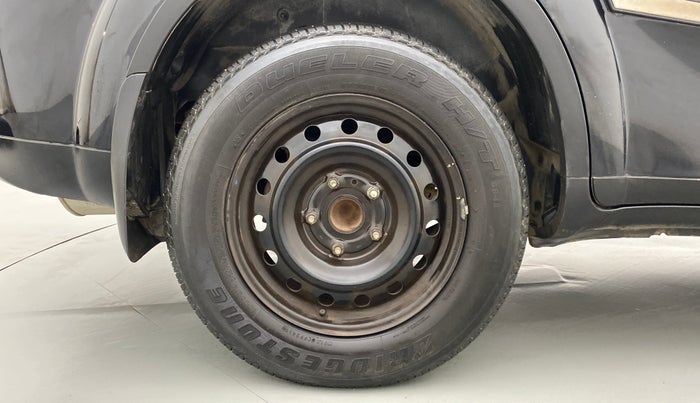 2014 Mahindra XUV500 W6 4X2, Diesel, Manual, 75,922 km, Right Rear Wheel