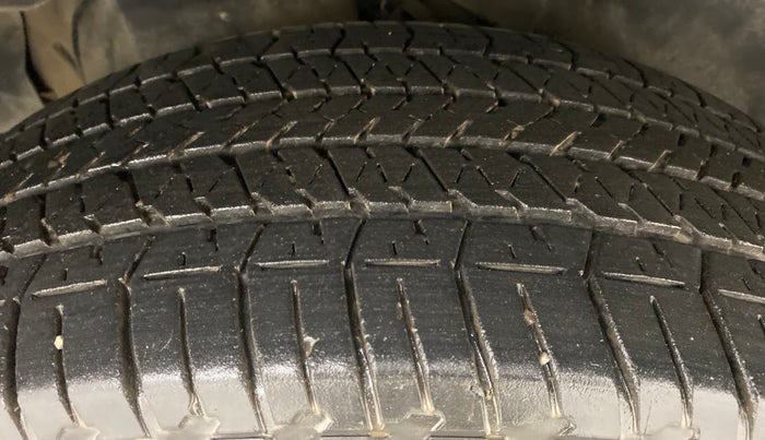 2014 Mahindra XUV500 W6 4X2, Diesel, Manual, 75,922 km, Right Rear Tyre Tread