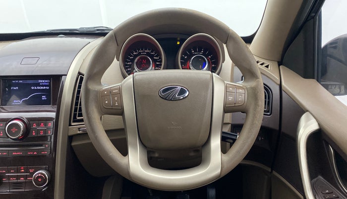 2014 Mahindra XUV500 W6 4X2, Diesel, Manual, 75,922 km, Steering Wheel Close Up