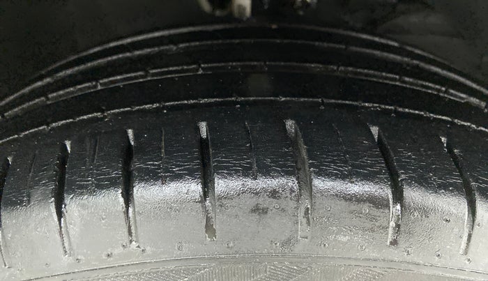 2018 Maruti Baleno ZETA PETROL 1.2, Petrol, Manual, 56,483 km, Right Front Tyre Tread