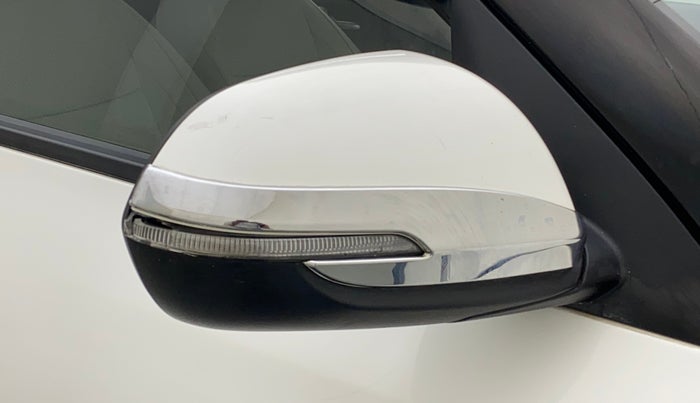 2022 KIA SELTOS HTK PLUS 1.5 IMT, Petrol, Manual, 12,556 km, Right rear-view mirror - Indicator light has minor damage