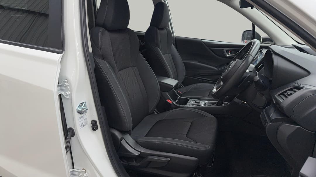 2024 Subaru Forester 2.5i (AWD), Automatic, 57040 km, Right Side Front Door Cabin View