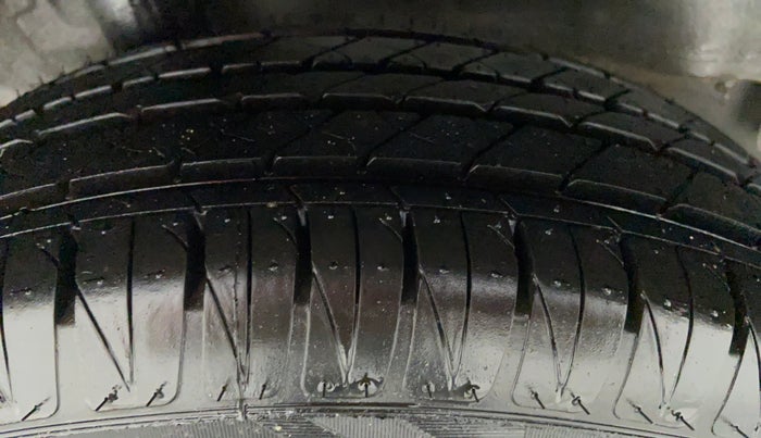 2014 Honda City V MT PETROL, Petrol, Manual, 80,311 km, Right Rear Tyre Tread