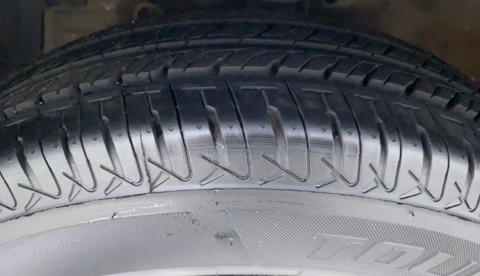 2013 Maruti Swift Dzire VXI 1.2 BS IV, Petrol, Manual, 58,325 km, Left Front Tyre Tread