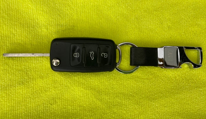 2016 Volkswagen Polo HIGHLINE1.2L PETROL, Petrol, Manual, 40,185 km, Key Close Up