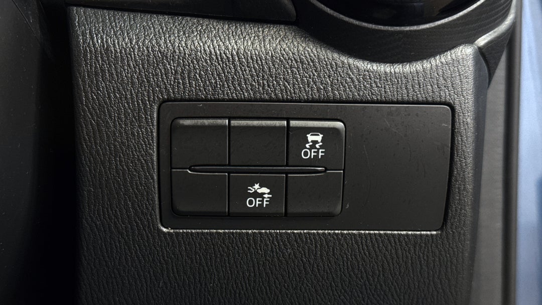 2017 Mazda Mazda2 Neo, Manual, 86429 km, Utility Switches/Buttons