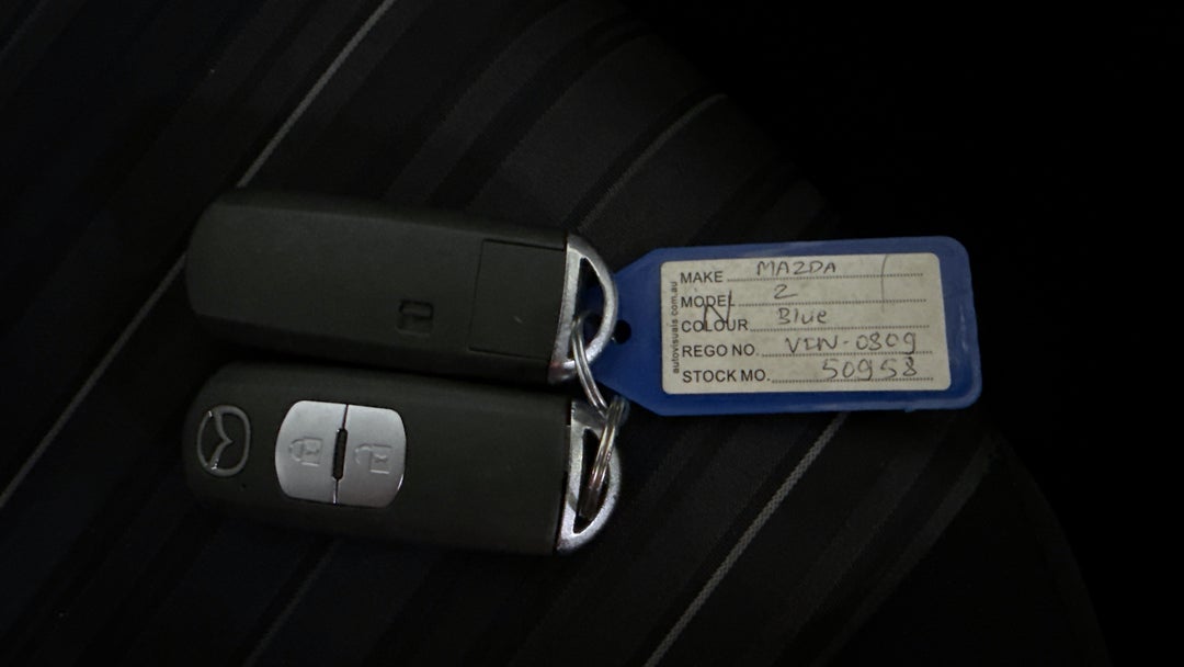 2017 Mazda Mazda2 Neo, Manual, 86429 km, Key Close-up