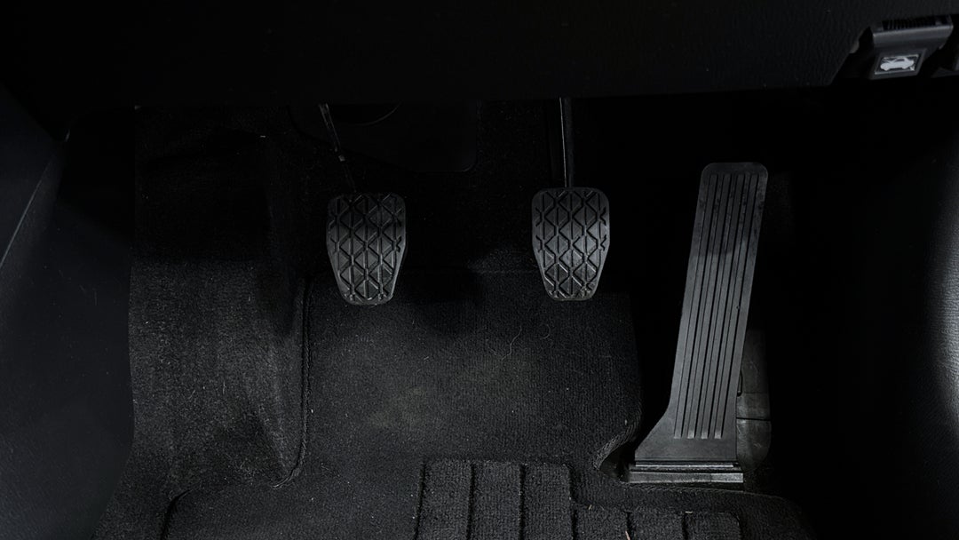 2017 Mazda Mazda2 Neo, Manual, 86429 km, Pedals and Footmat