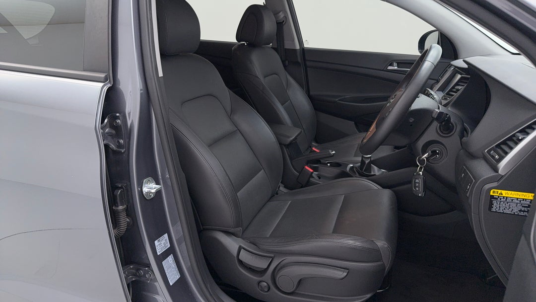 2017 Hyundai Tucson Active X (fwd), Manual, 98964 km, Right Side Front Door Cabin View